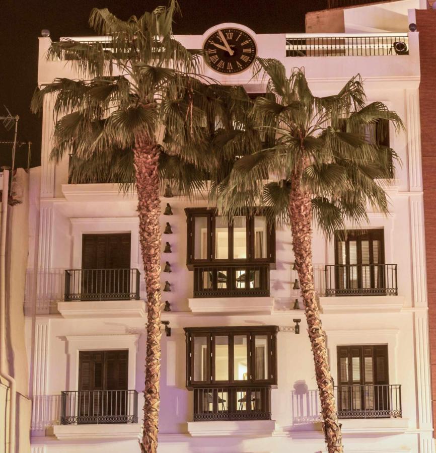 Aparthotel The Clock House Luxury Urban Suites *