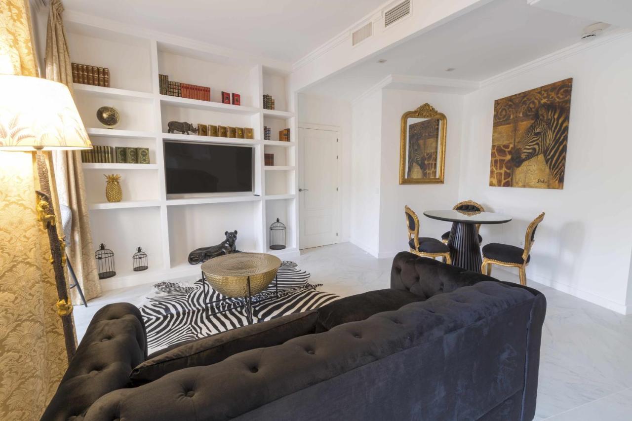 Aparthotel The Clock House Luxury Urban Suites *