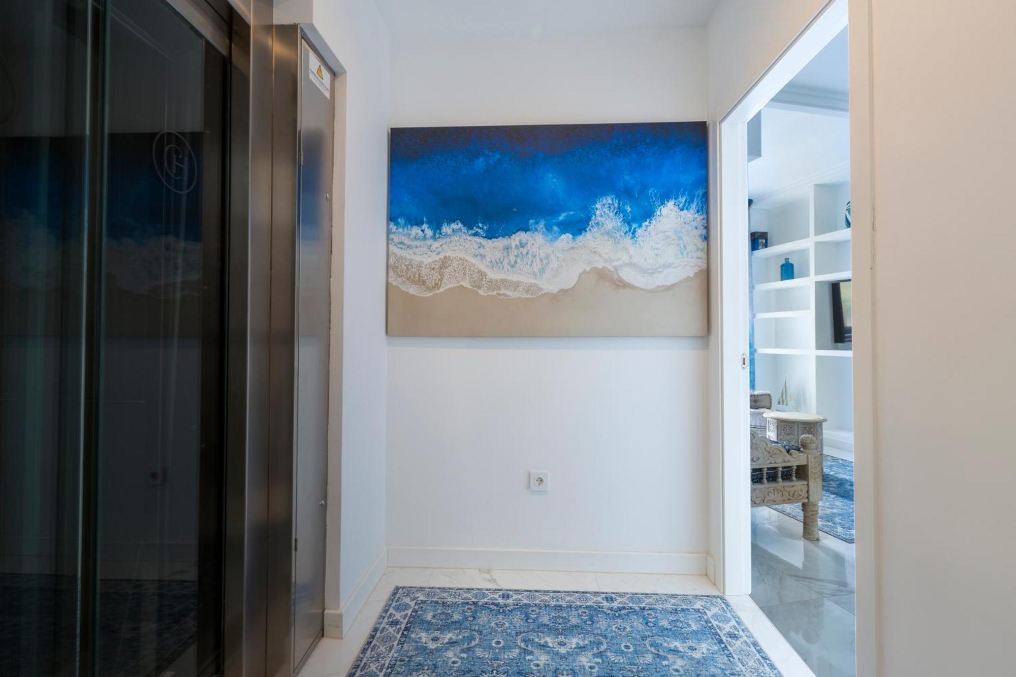 The Clock House Luxury Urban Suites Aparthotel Malaga